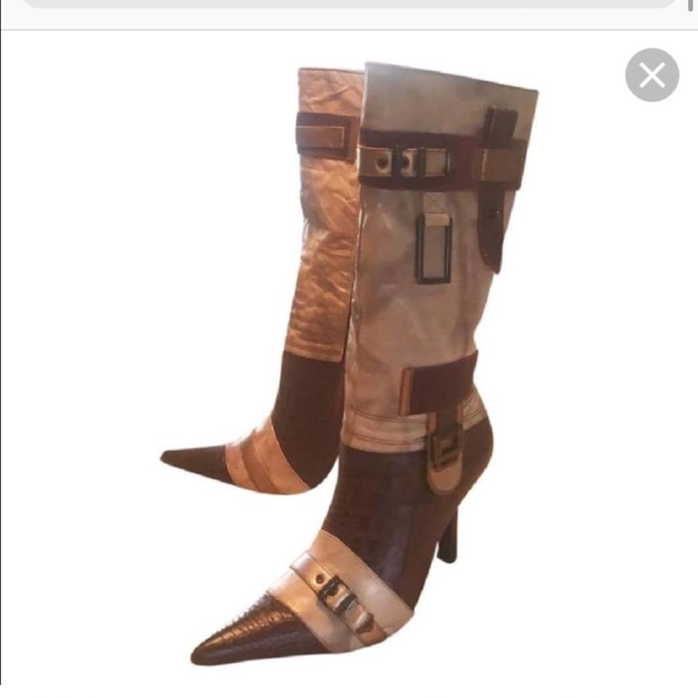 Looking for these size 9 . Please let me know if anyone has these. Thank